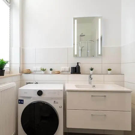 Apartment Maremar - Design - Luxus Boxspringbett - Zentral - Kueche - Arbeitsplatz - Highspeed Wlan Gera