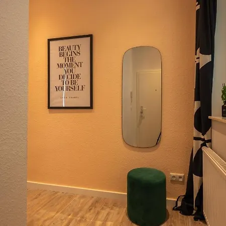 Maremar - Design - Luxus Boxspringbett - Zentral - Kueche - Arbeitsplatz - Highspeed Wlan Apartment Gera