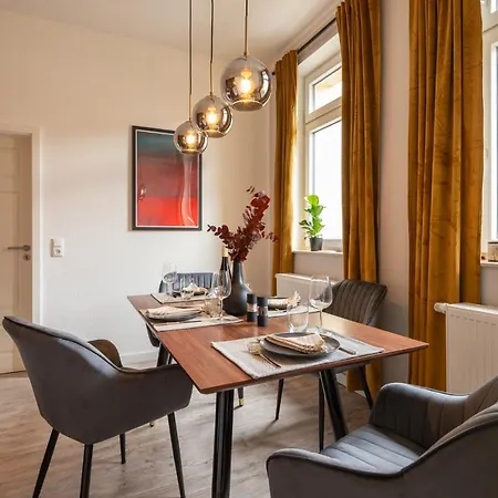 Appartamento Maremar - Design - Luxus Boxspringbett - Zentral - Kueche - Arbeitsplatz - Highspeed Wlan Gera